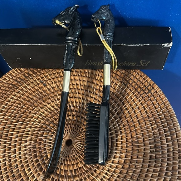 New in Box Vintage Hard Plastic Black Horse Head Shoe Horn and Brush Set - Picture 5 of 7